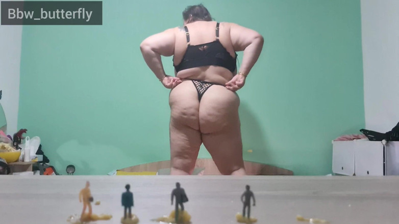 LoraBbw: Giantess Strip Clubno Version