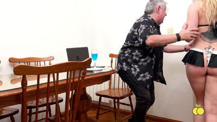 limonproducciones7: Můj manžel mi najme masérku a skončí to šťastným koncem na...