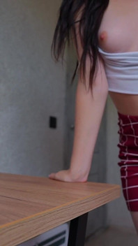 Tôi chà xát trên bàn cho đến khi tôi! Jerk Off với tôi