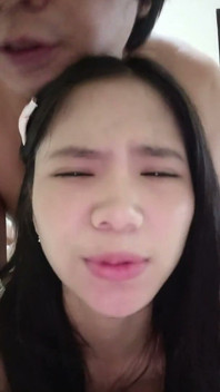 침대에서 나와 이복 여동생이 공유하면 이런 일이 일어납니다.