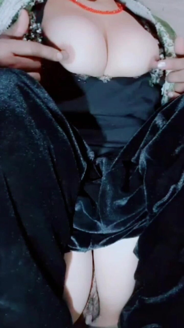 TricolorMusic3: Oh, du sieh deinen schwanz, das Wasser in meiner muschi...