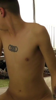 Follada a pelo por heterosexual badboy curioso