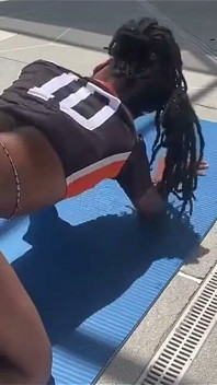 Thot black se fait baiser pour obtenir une place dans l’équipe