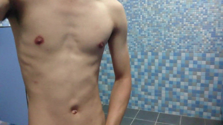 Gaysian fun: Urinal toilet umum ngocok kontol sambil bugil