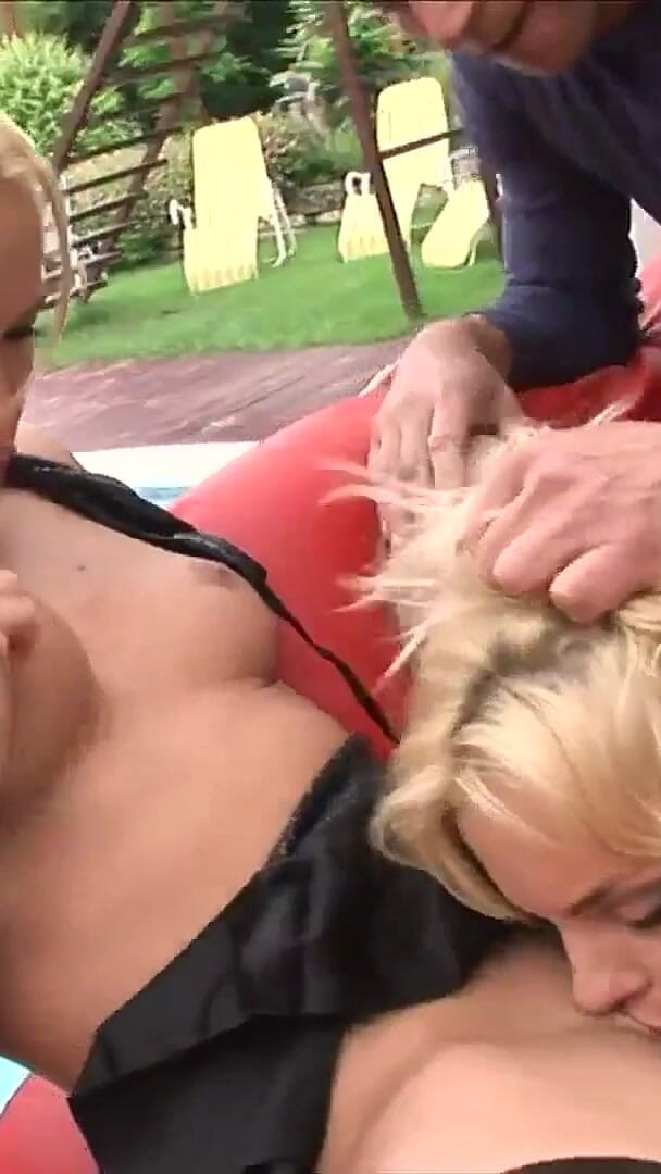 Lesbian dolls: Lesbian love between two sluts with shaved pussies and blondes...