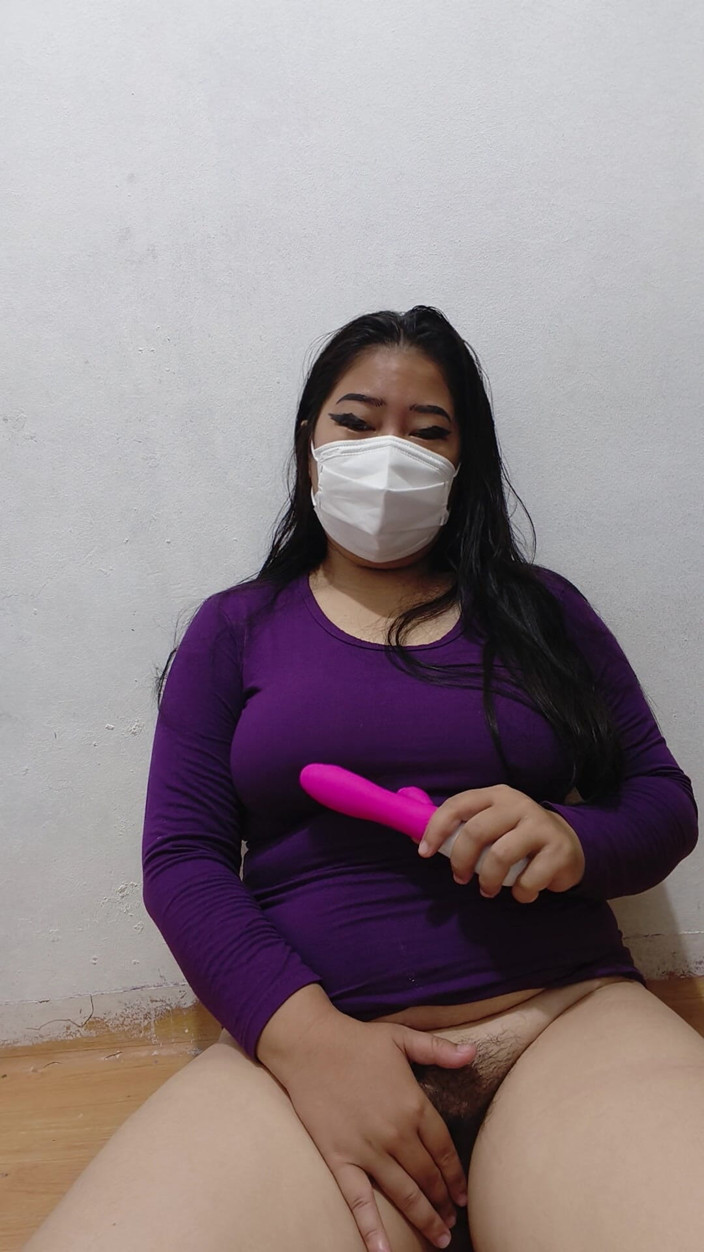 Purple sex: Widow Teases Playing Pussy Alone
