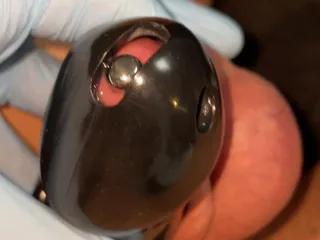 Sumbat penis dan kandang kesucian pov - bagian 2