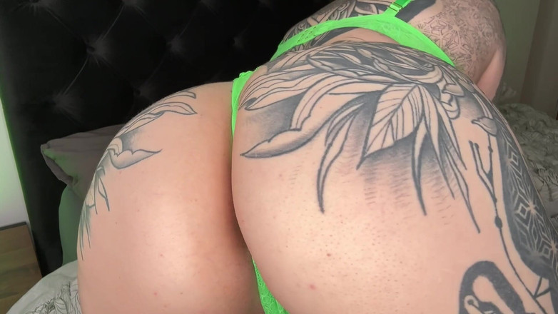 Miss Valentina: Подсел на задницу