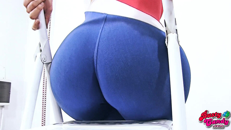 Busty Candy: Ladderonfire