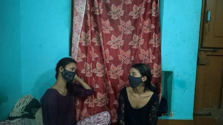 Raitorani: desi kaamuk bhaartiy do bhaabhi jija dvara chudaee karna chaahti...