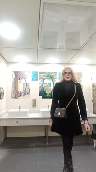 Rubia en galería