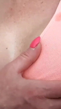 Sâni și sfârcuri cu piercing - joacă și fetiș cu scuipat de Cyntia