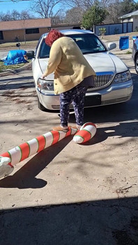 Duża piękna kobieta pielęgniarka Vicki miażdży to wysadzenie Candy Cane