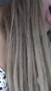 Sissy a Poslušný a saje to s potěšením celou cestu 4