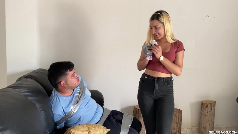 Selfgags femdom bondage: ¡Sale de mi casa y de mi vida!