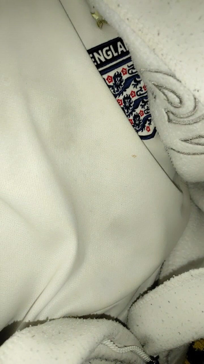 SmokedAlloy2: Dirtyjunkbro exhibe ses chaussettes puantes et ses longues culottes