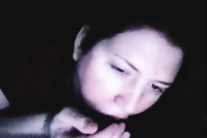 TrotzillaTheGod: Succulent Samantha dělá z kouření uměleckou formu