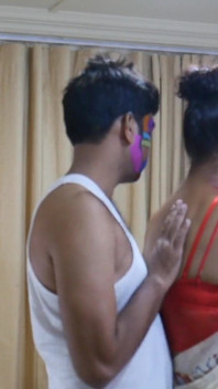 L'artista indiano Bhabhi in Saree si scatena