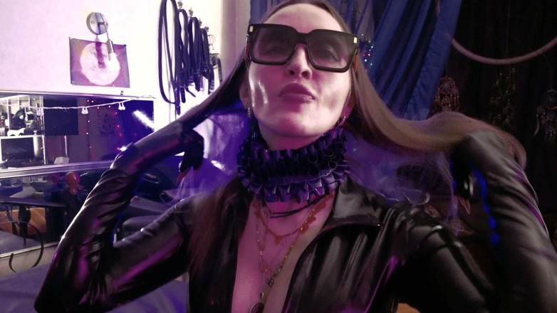 Eva Latexxx: 에바 라텍스 페티시 BDSM 미스트리스 솔로 도미나트릭스 캣수트 고무 하이힐 안경 MILF 큰 엉덩이 다리 장갑