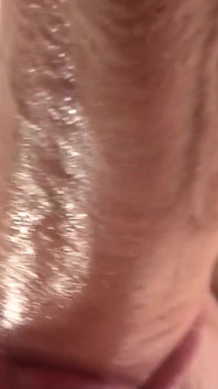 Video esclusivo Senza preservativo: Blond si lascia infilare il cazzo nel culo chinandosi