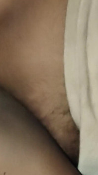 Het Sangeeta Bhabhi blåser kuk och sväljer min sperma