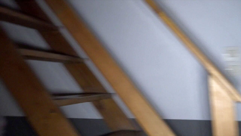 YOUNG FUCKED BY OLDER: Jess se fait baiser par un jumelle plus jeune que...