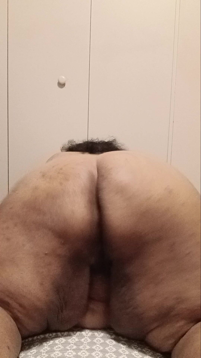 Jessica pigslut: お前のために尻を振ってる!