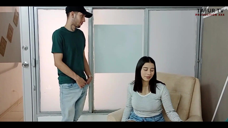 Franck: Üvey annemi mastürbasyon yaparken keşfediyorum ve bana zengin bir sakso çekiyor,...