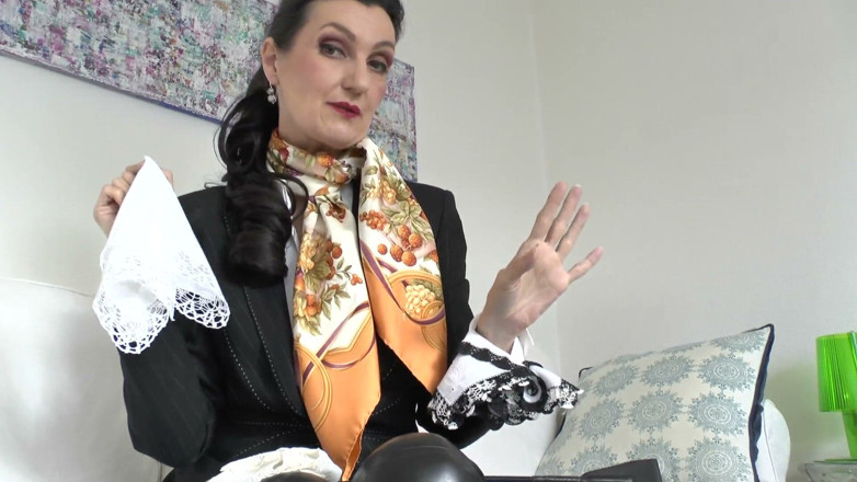 Lady Victoria Valente: Cheirando lenços de renda e jogos de punheta quente, parte 1:...
