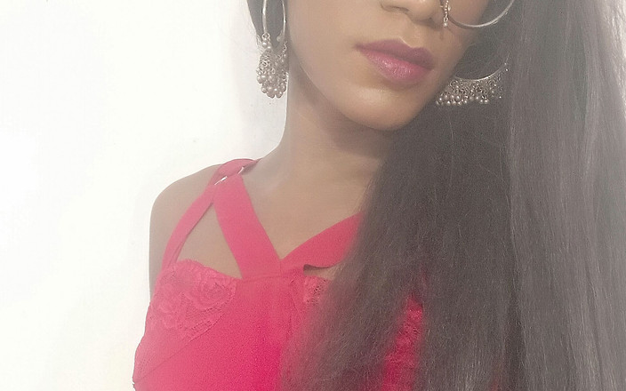 Keerthanakeerthi95: Indiana Sissy Cumming Dal Vivo