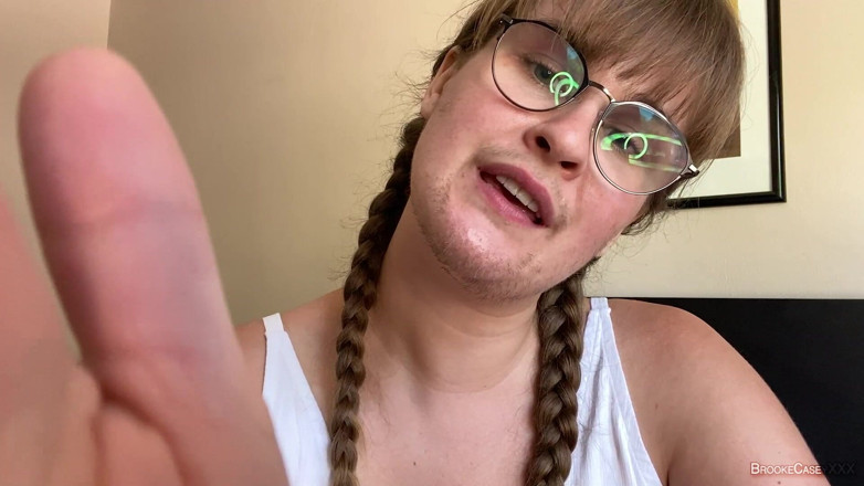 Brooke Casey: Chlupatý ASMR: Povzbuzení masturbace s Brooke Casey
