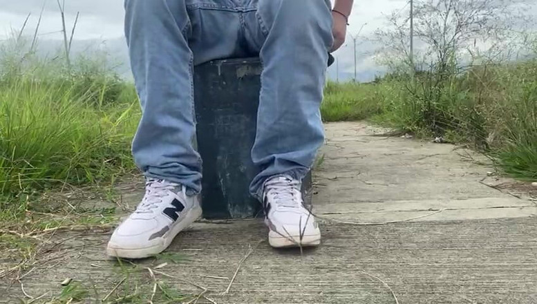 Mr Feet Colombia: Macho Meninggalkan Pejabat Dan Menukar Kasutnya Untuk Bermain Futbot