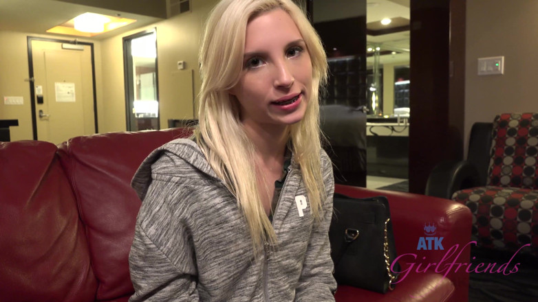 ATK Fans (Girlfriends): Piper perri ile Las Vegas'ta sanal tatil bölüm 1