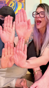 6'7 Giantess Hands Completely Dwarf His Tiny 6'3 Man Hands - Palm-to-palm Size Humiliation