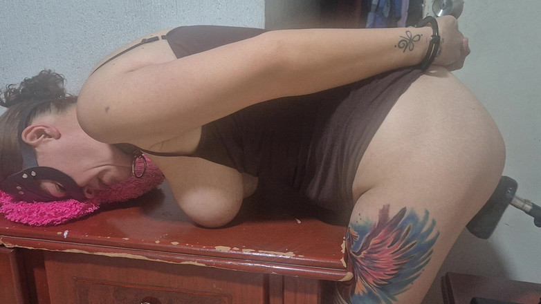 Submissive Susanna: Pancang Pada Payudara