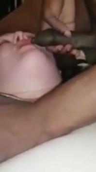 Awek montel muda Berkongkek bertiga dengan besar Nata4sex FreakyBC muka berganda MMF bertiga