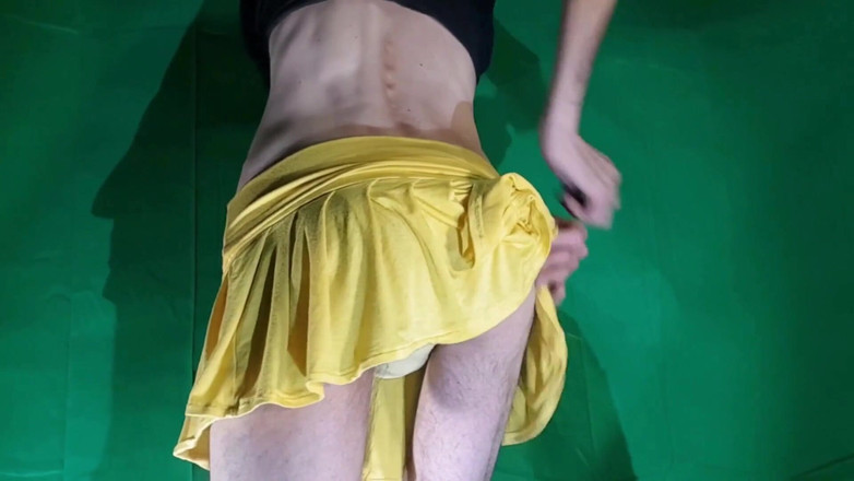 HeIsSooThin: İki külot ve iki tanga üzerinde deneme