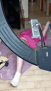 Fată studentă este futută în pizdă cu mașina Rc
