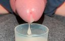Edge leak drip: Extrémní detailní obrovská tlustá nálož spermatu vylézaná do šálku a polykaná