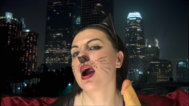 Sexy Milf: Kitty melkt deinen schwanz