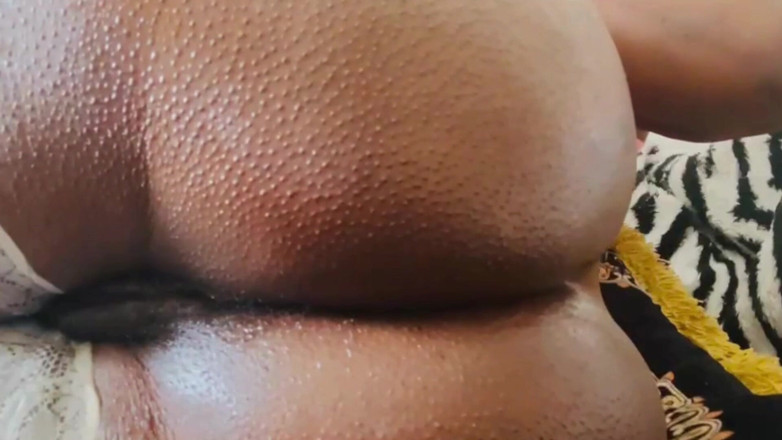Maeling: Tiny Lesbians Scissoring Stuffed in Oily Anal - Giantess Ass 
