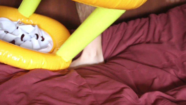 Inflatable Lovers: Basketball float
