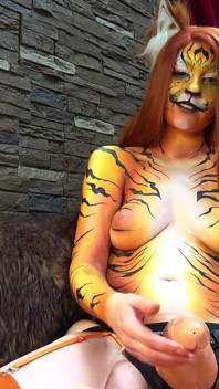 Tiger bodypaint - experiência de dominação