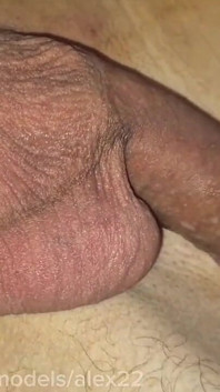Một cái mông còn trinh được bao phủ bởi tinh dịch từ một con cu khổng lồ sau một lần đụ nóng bỏng!