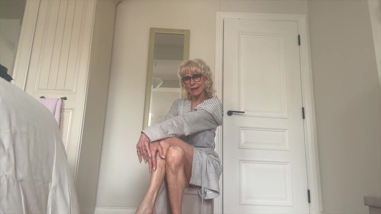 Deeliteful Jacy: Holiday Dilemma
