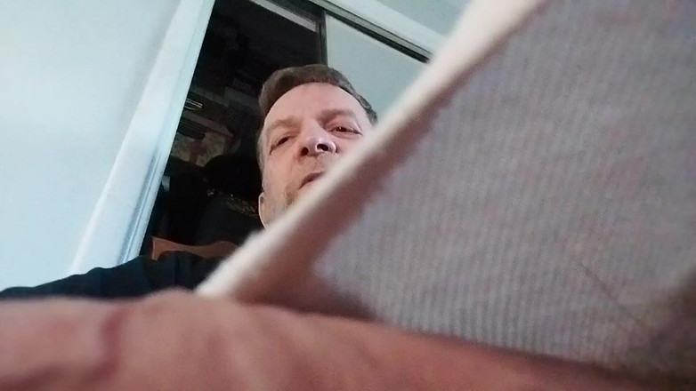 Hairyartist: सिकुड़ता बड़ा भाई