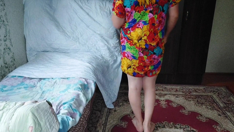 Kitty_Cross: Mini abito bollente flower calda ladyboy solo spogliarello grande culo...