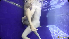 John Tron X: Johntronx - Sexe en POV dans la piscine avec une superbe...