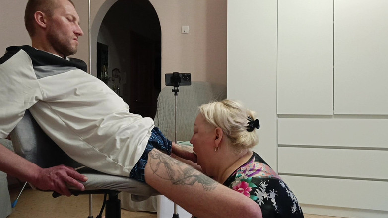 Zona901: Üvey anne yeterince boşalmak için sakso çekiyor