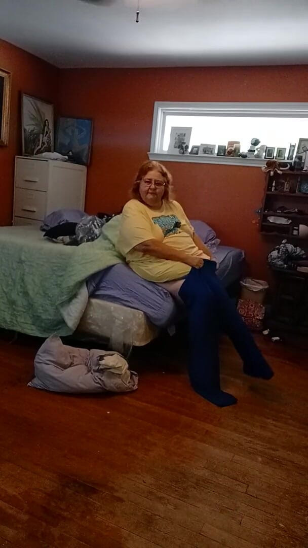 BBW nurse Vicki adventures with friends: Putting on My Blue lemon boy shorts and rest of...